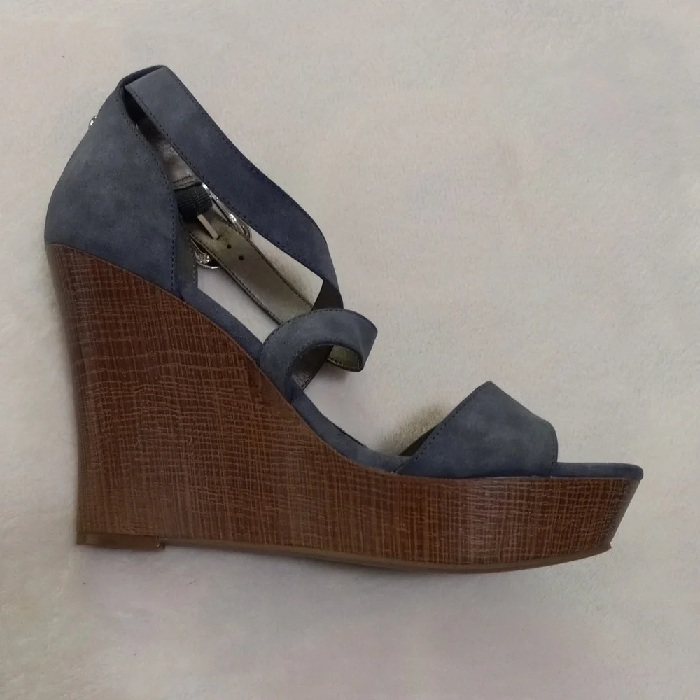 G by Guess Steel Blue Strappy Platform Wedge Sandals Faux Wood Heel NWOT Size 10